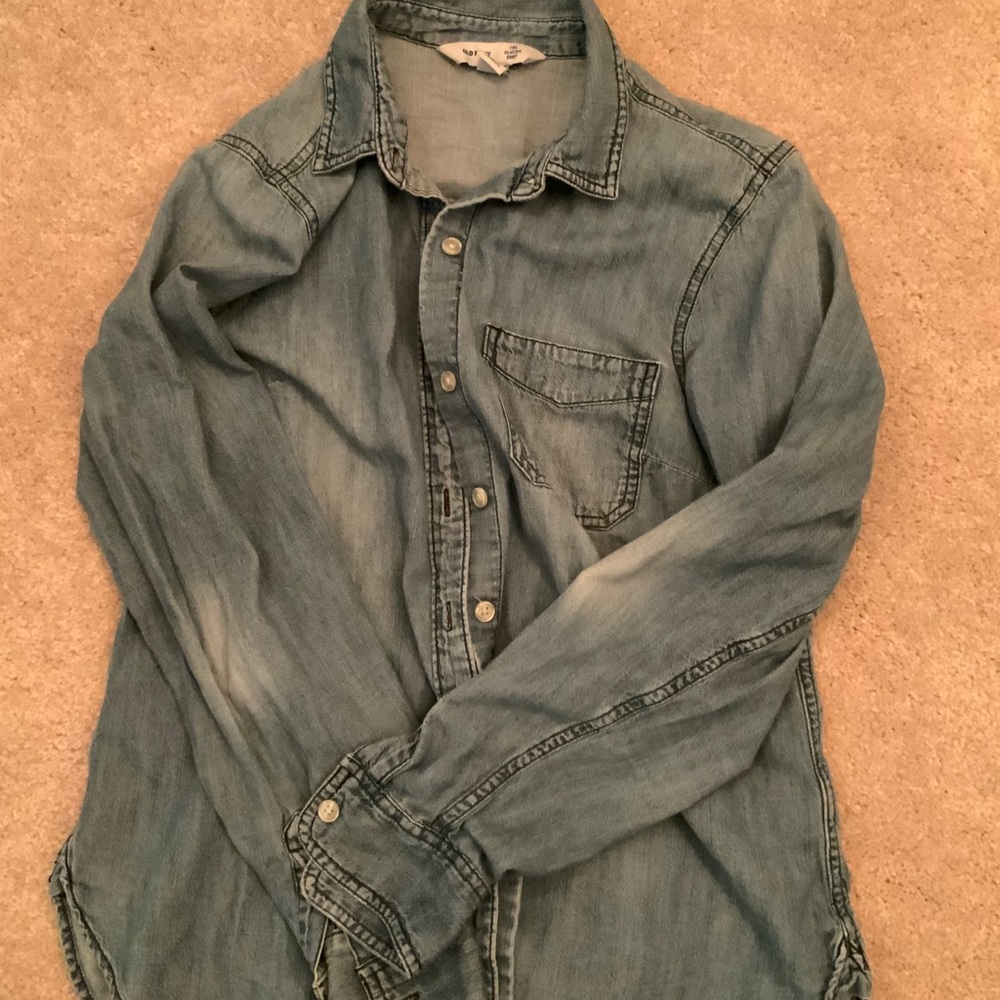 👔 Old Navy Size S Chambray Button Down